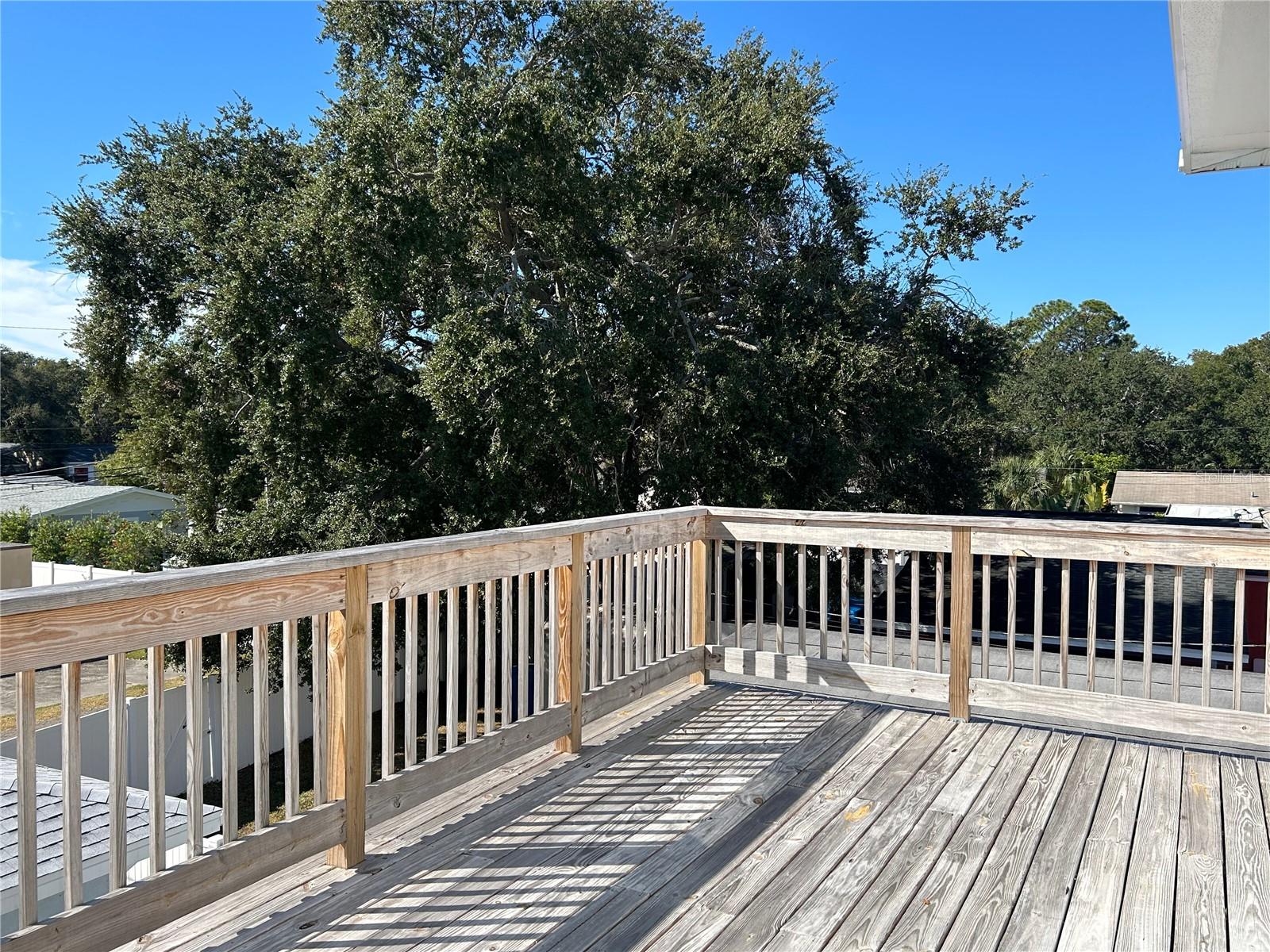 Listing photo id 60 for 862 46th Avenue N