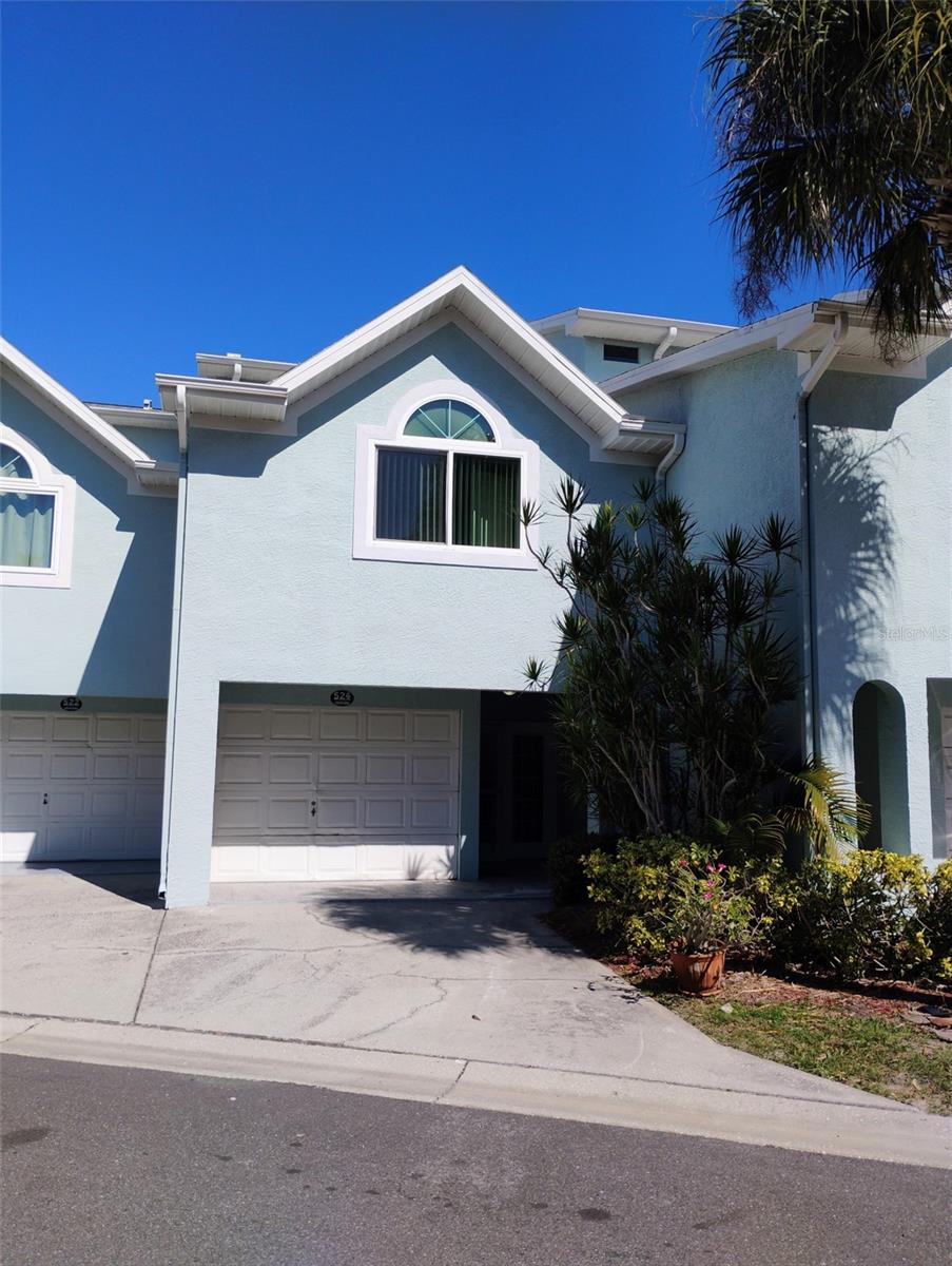 Listing Details for 524 Garland Circle, INDIAN ROCKS BEACH, FL 33785