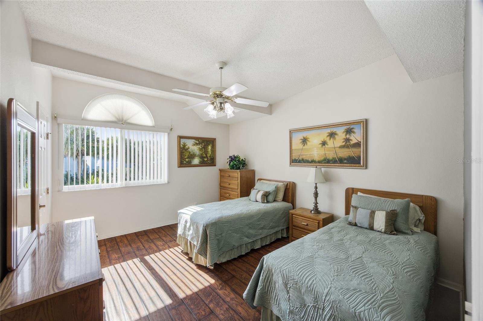 Image 18 of 37 For 524 Garland Circle