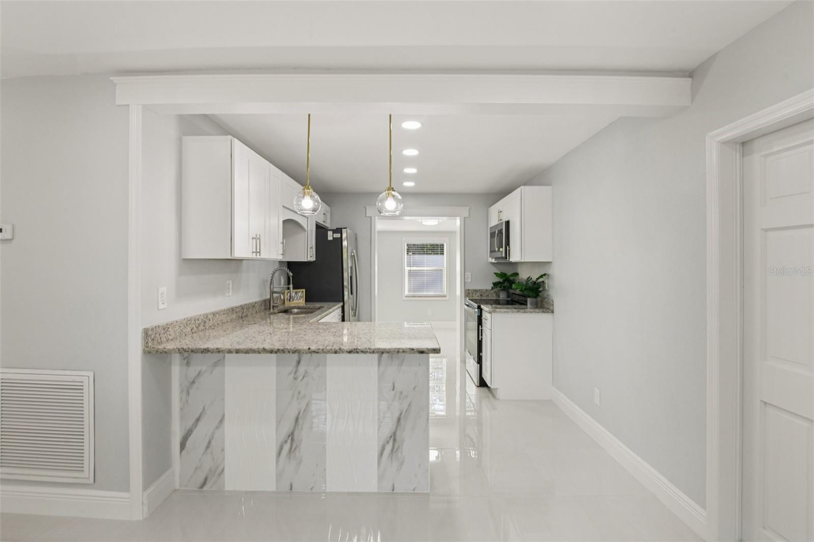 Image 13 of 49 For 2425 Ramona Circle