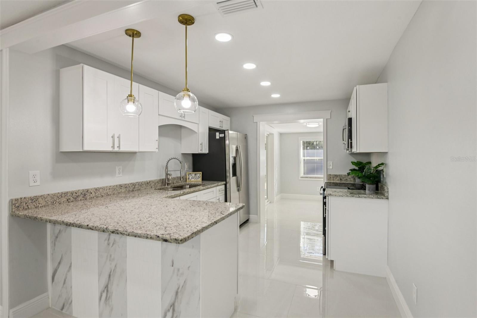 Image 14 of 49 For 2425 Ramona Circle