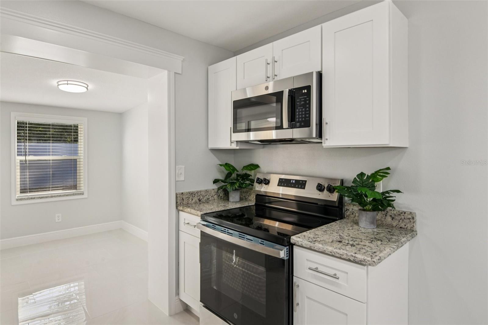 Image 17 of 49 For 2425 Ramona Circle