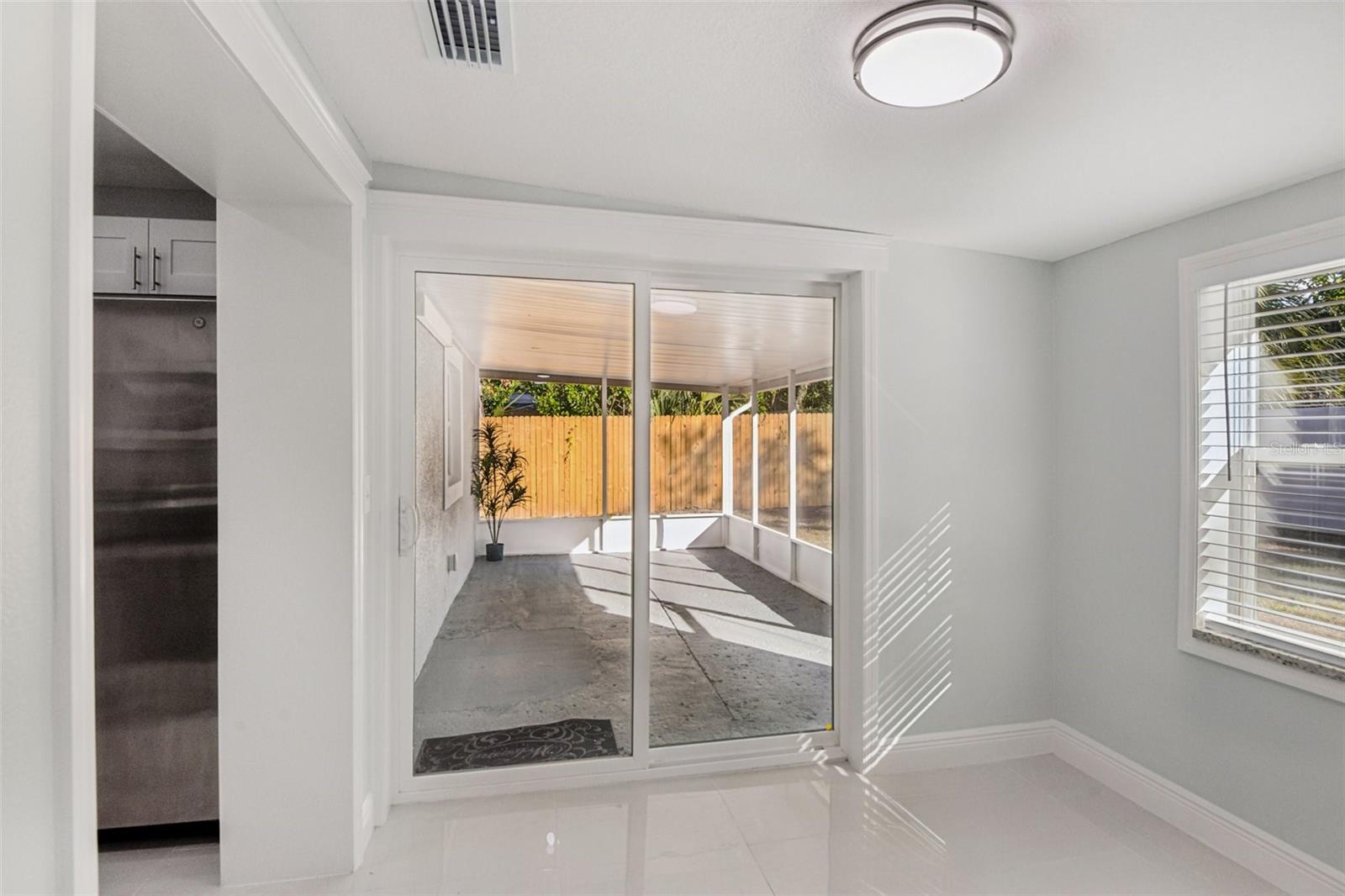 Image 20 of 49 For 2425 Ramona Circle