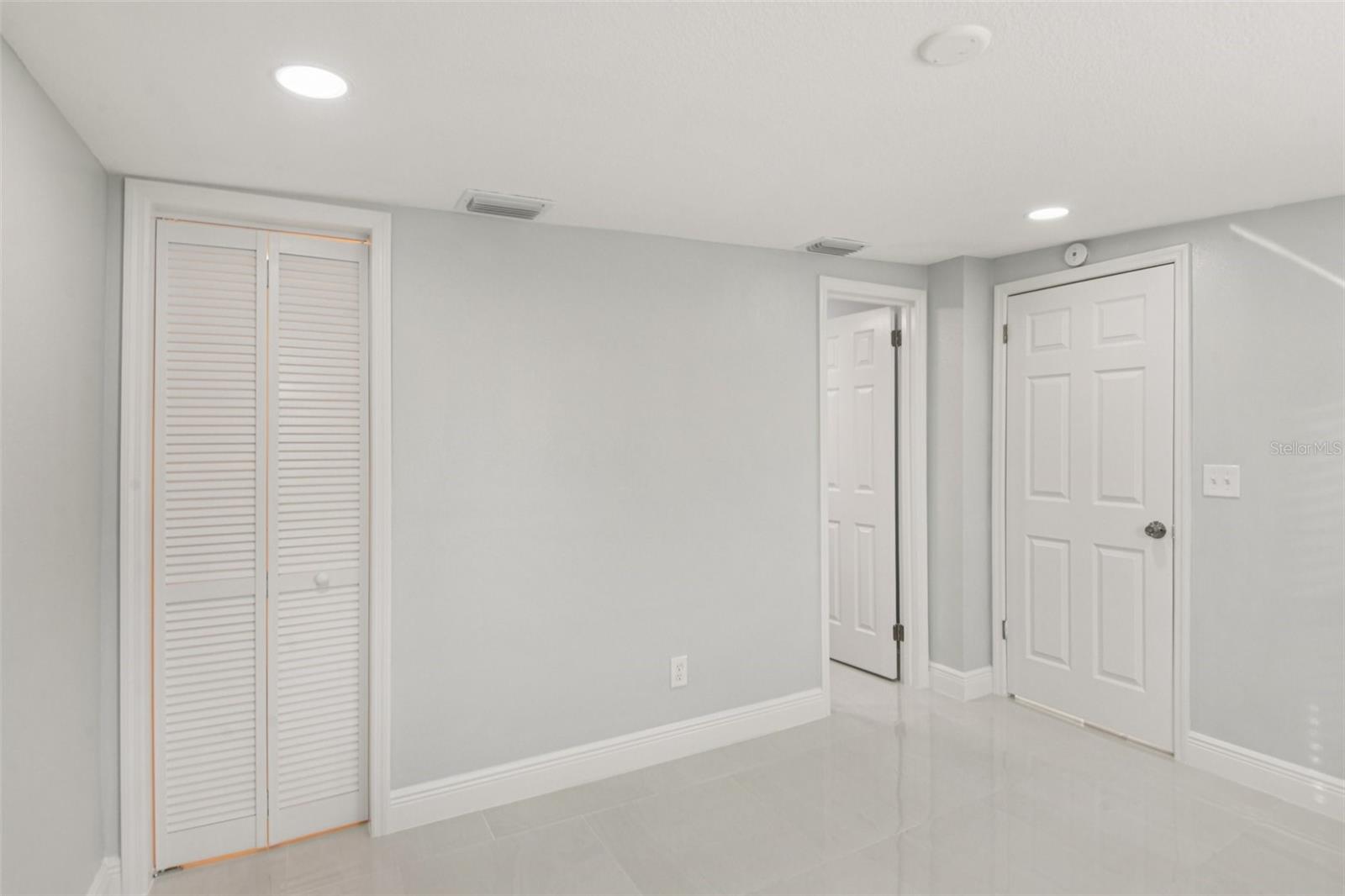 Image 24 of 49 For 2425 Ramona Circle