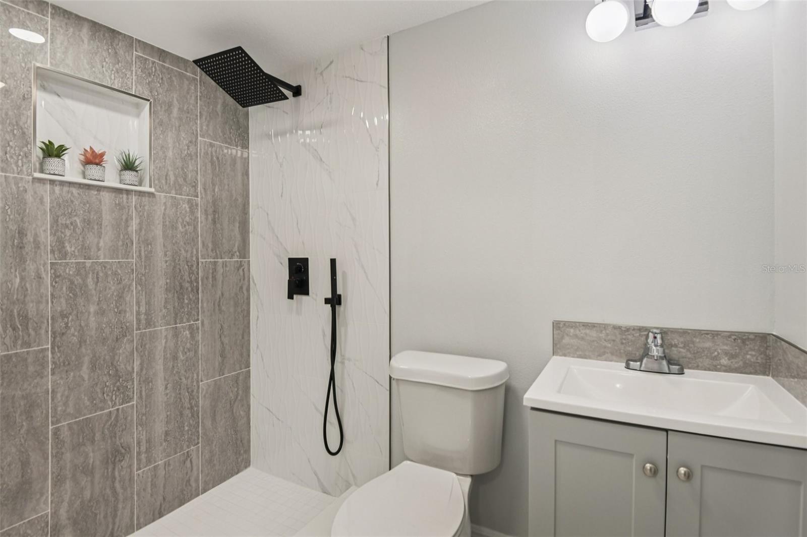 Image 25 of 49 For 2425 Ramona Circle