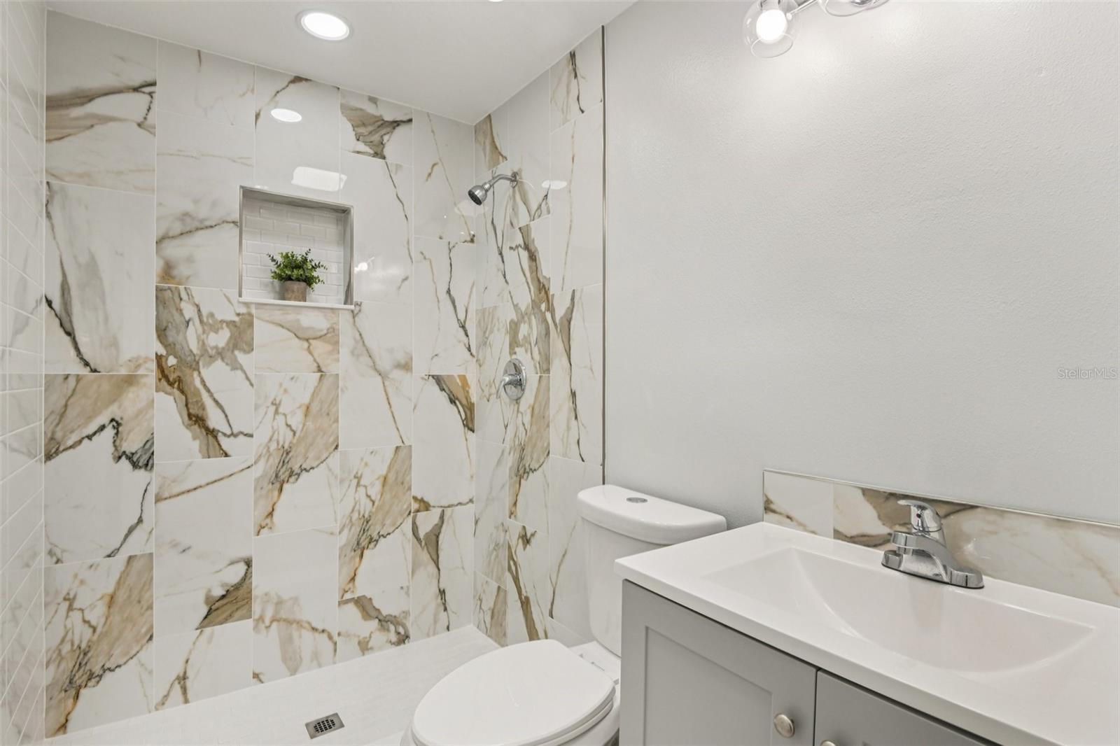 Image 30 of 49 For 2425 Ramona Circle