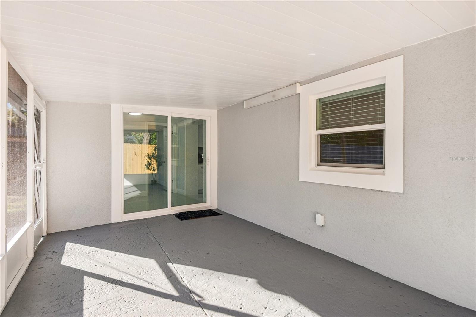 Image 32 of 49 For 2425 Ramona Circle