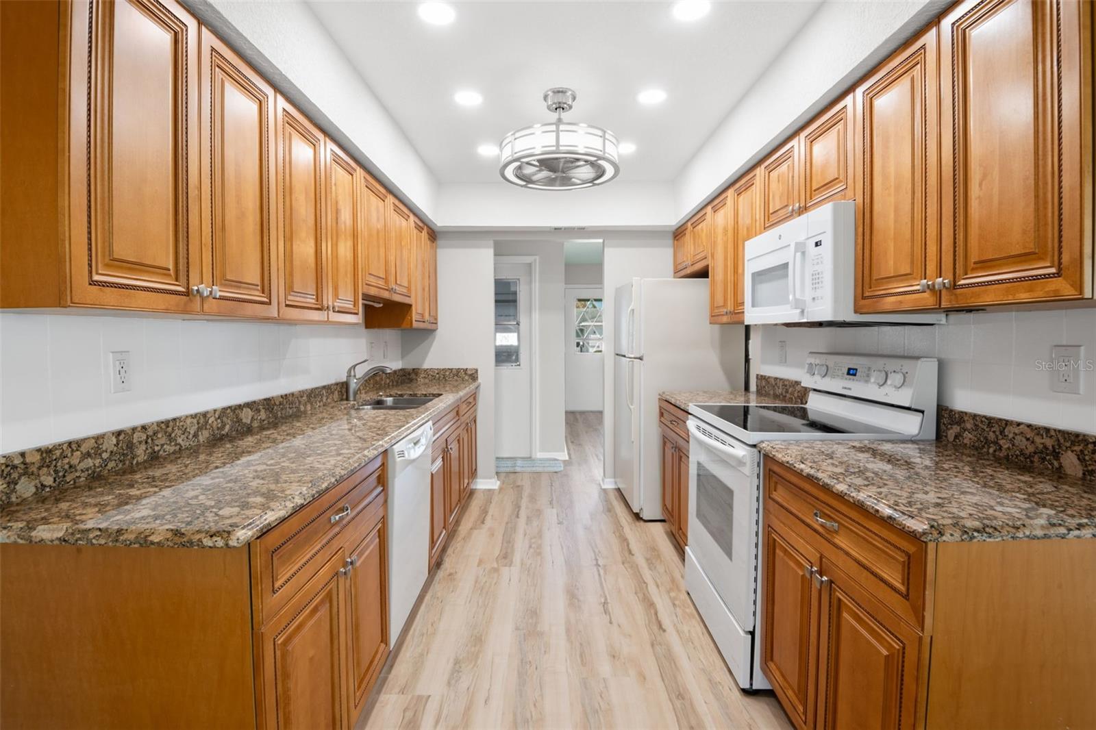 Image 10 of 51 For 302 Linger Lane