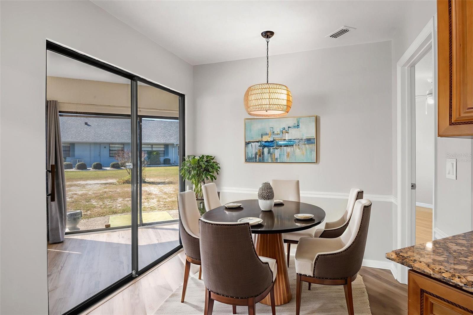 Image 16 of 51 For 302 Linger Lane