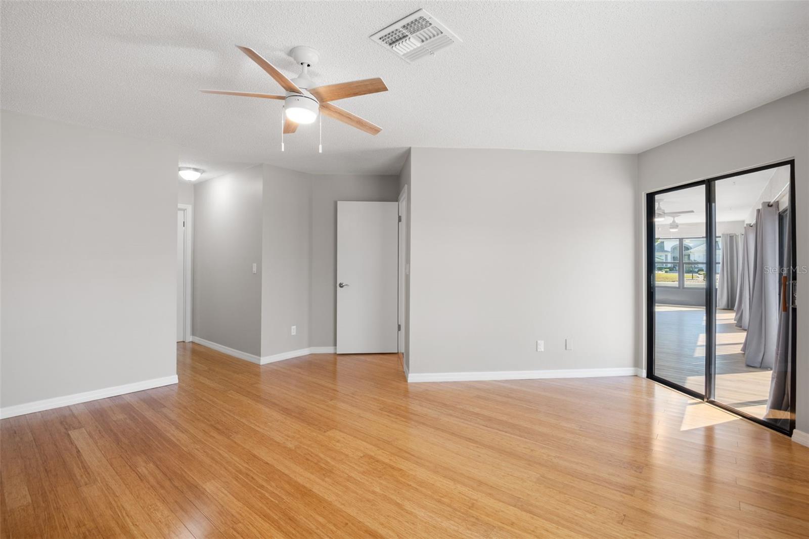 Image 18 of 51 For 302 Linger Lane