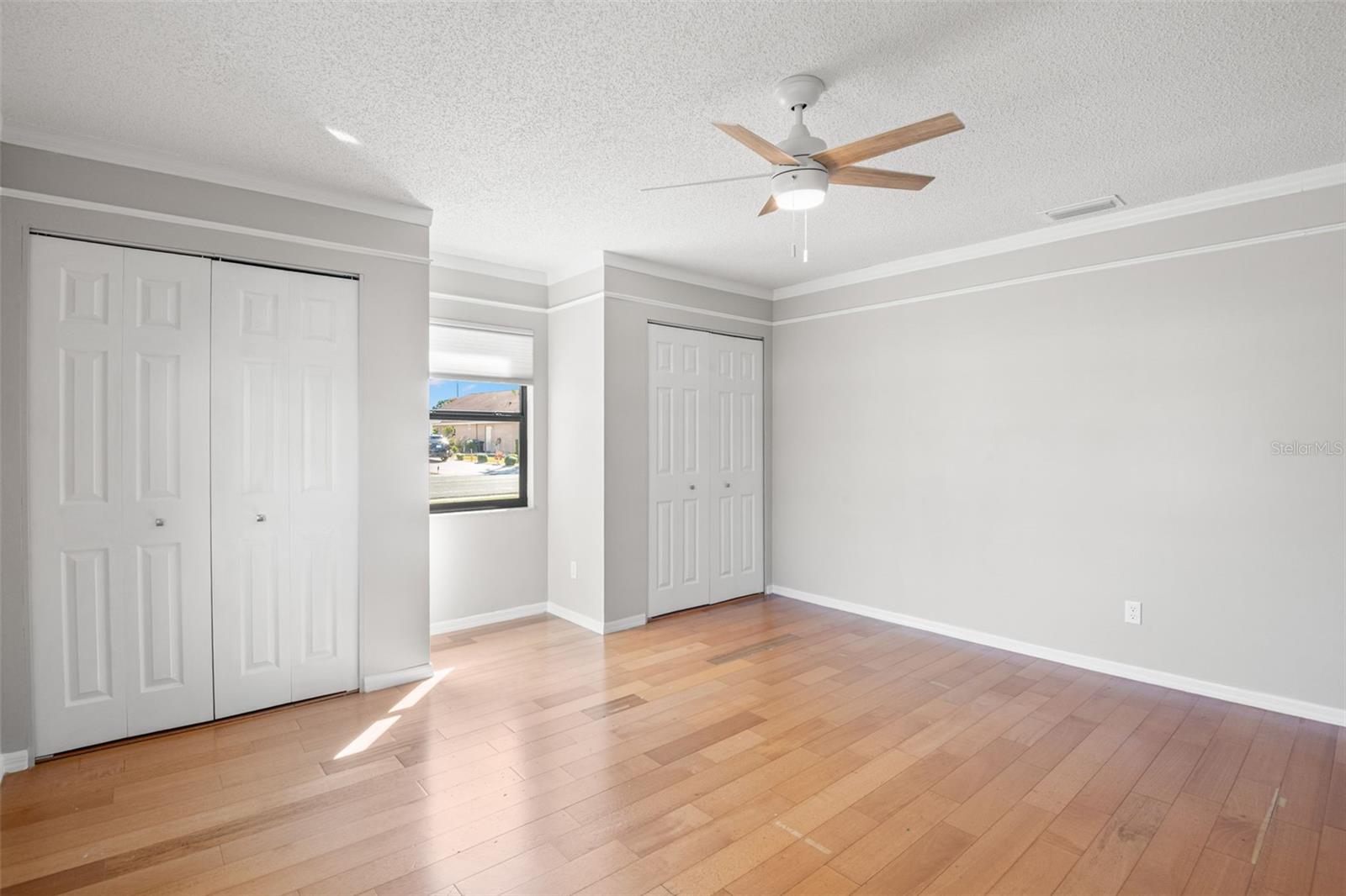 Image 23 of 51 For 302 Linger Lane