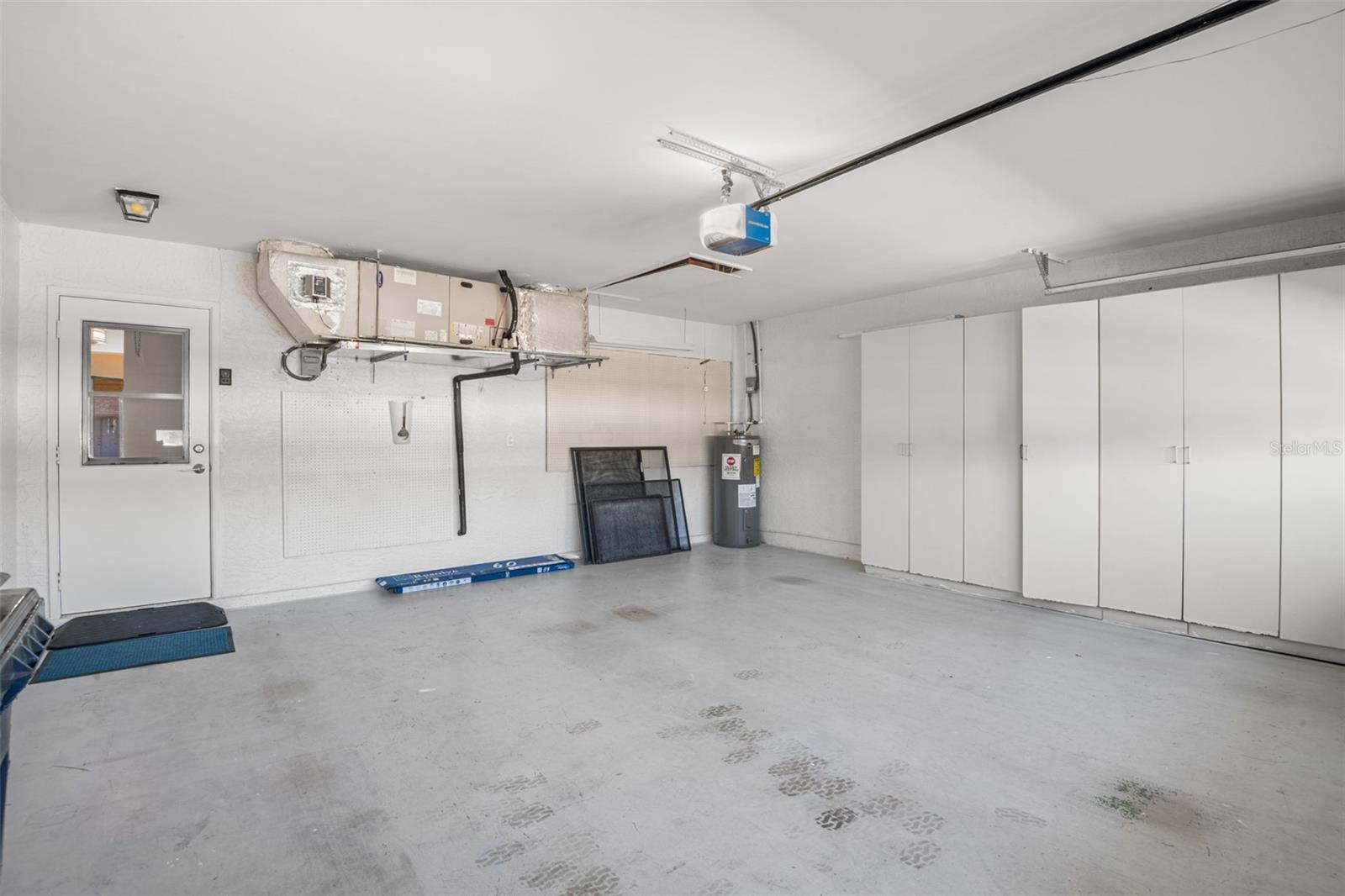 Image 31 of 51 For 302 Linger Lane