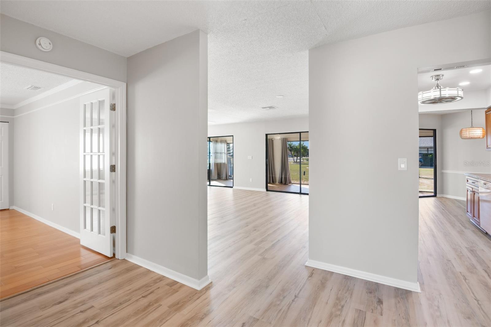 Image 6 of 51 For 302 Linger Lane