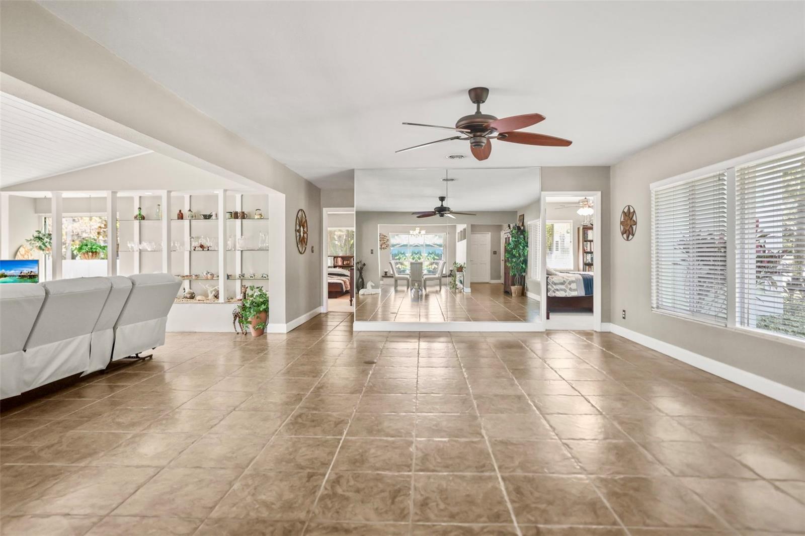 Listing photo id 8 for 55 Valencia Drive