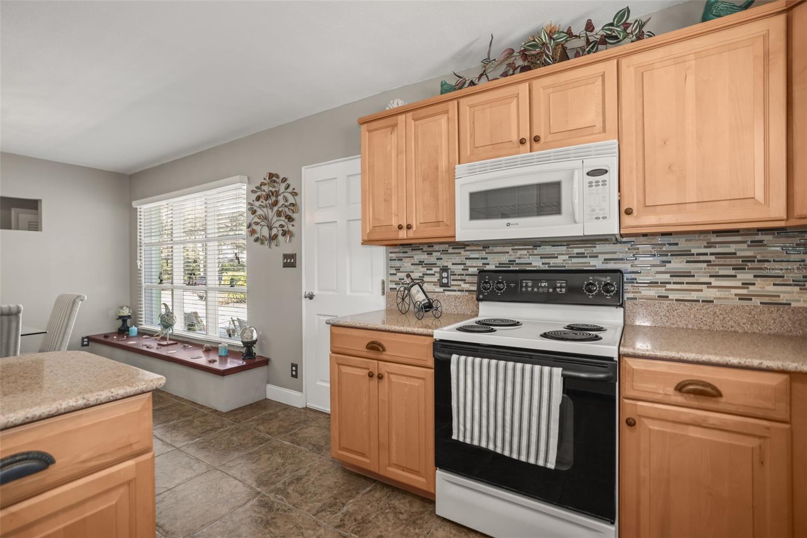 Listing photo id 9 for 55 Valencia Drive