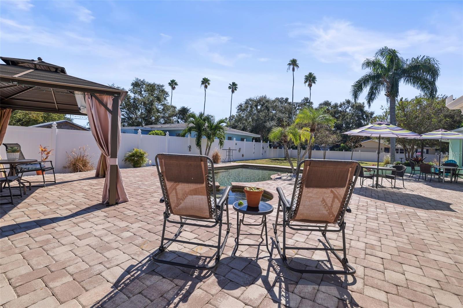 Listing photo id 11 for 55 Valencia Drive