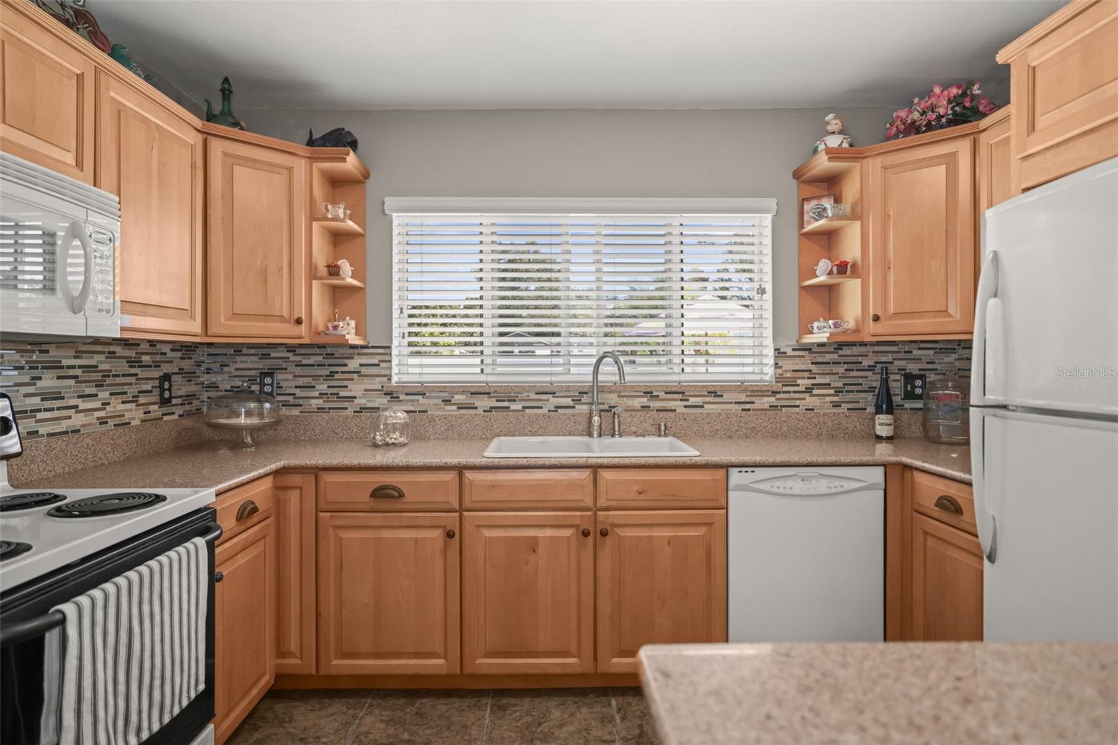 Listing photo id 16 for 55 Valencia Drive