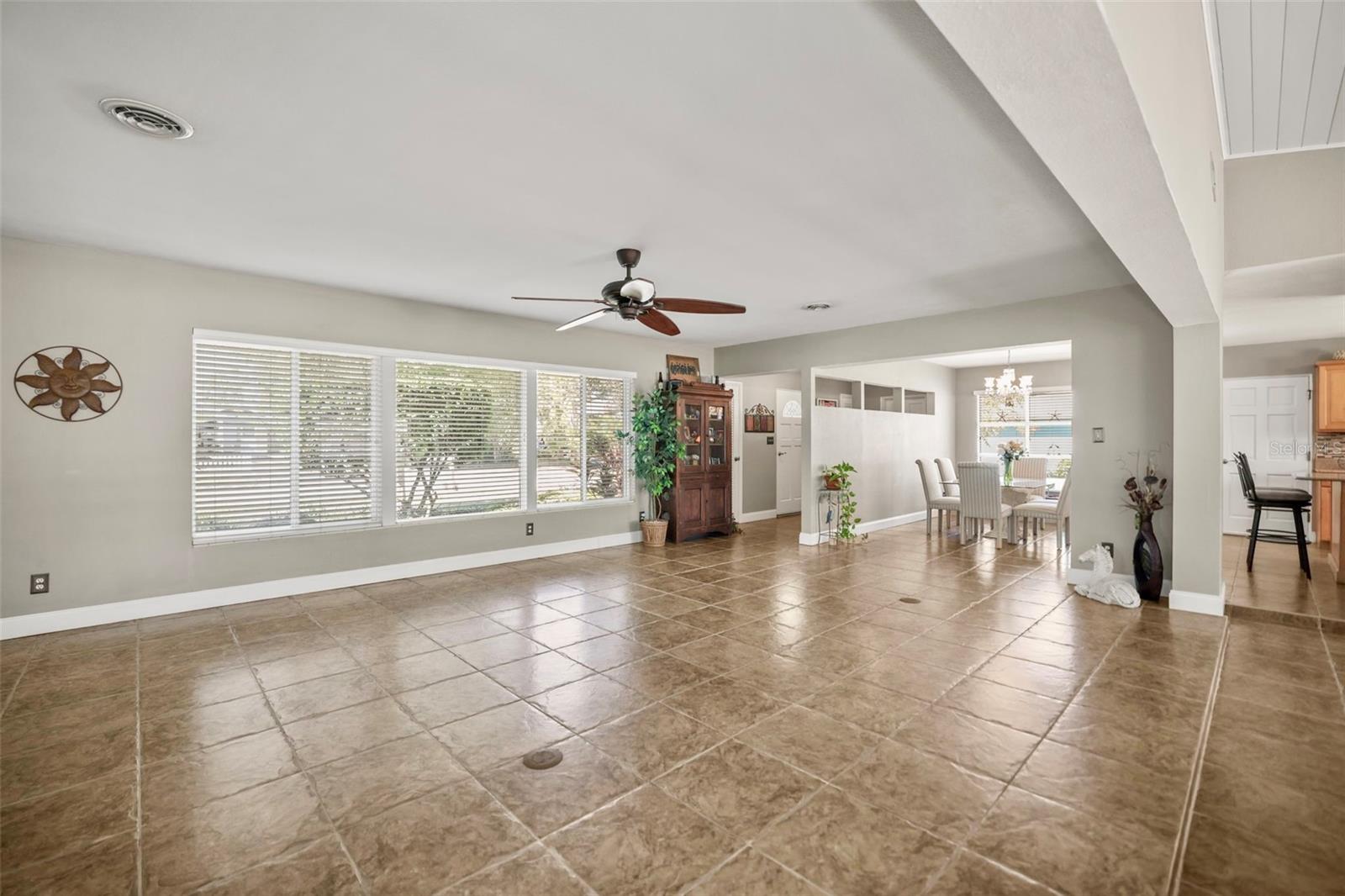 Listing photo id 17 for 55 Valencia Drive