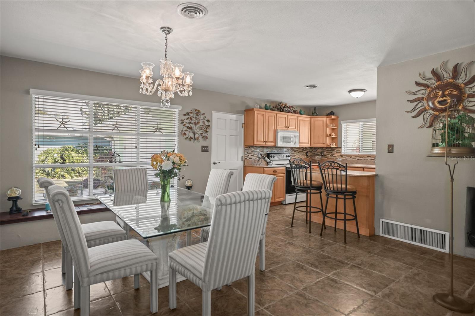 Listing photo id 22 for 55 Valencia Drive