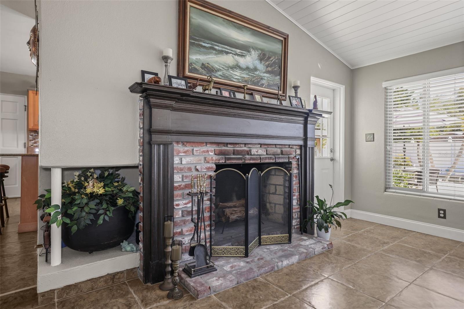 Listing photo id 25 for 55 Valencia Drive