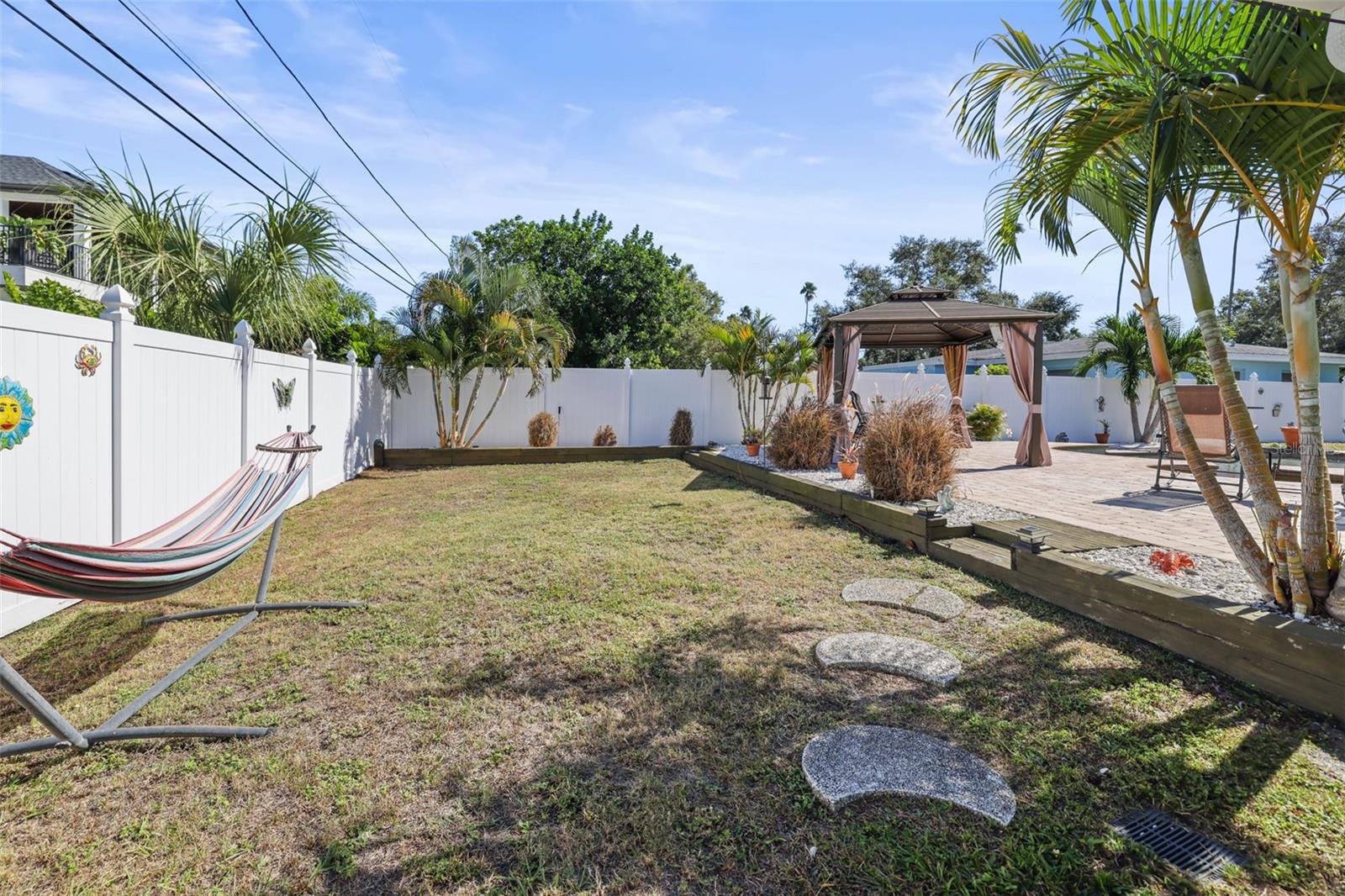 Listing photo id 54 for 55 Valencia Drive