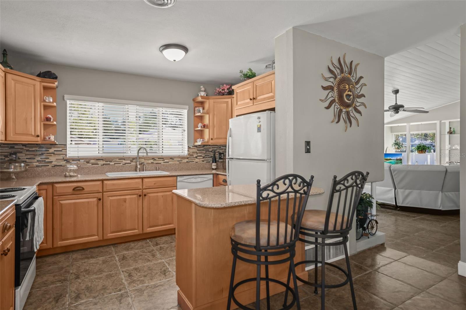 Listing photo id 6 for 55 Valencia Drive