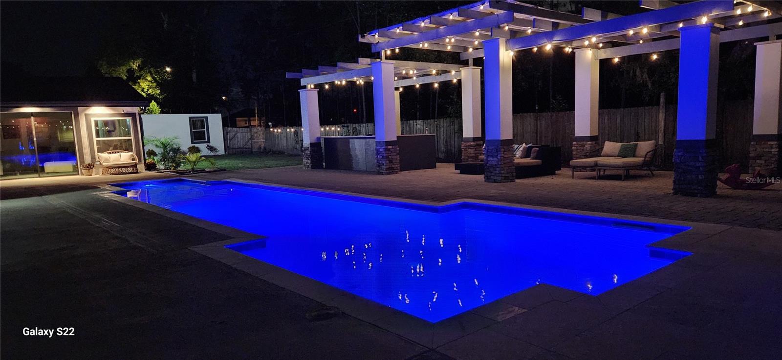 Image 13 of 30 For 18102 Livingston Avenue