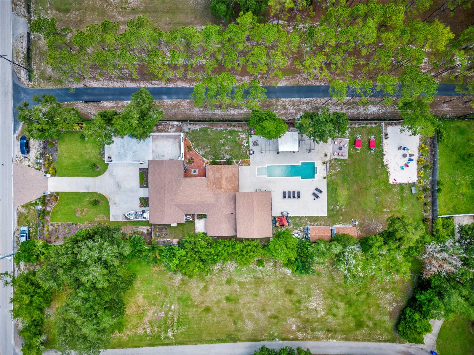 Image 18 of 30 For 18102 Livingston Avenue