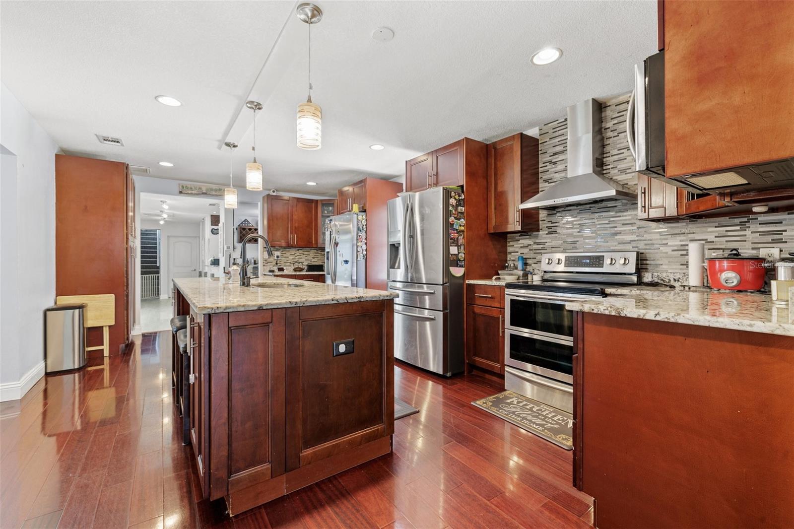 Image 6 of 30 For 18102 Livingston Avenue