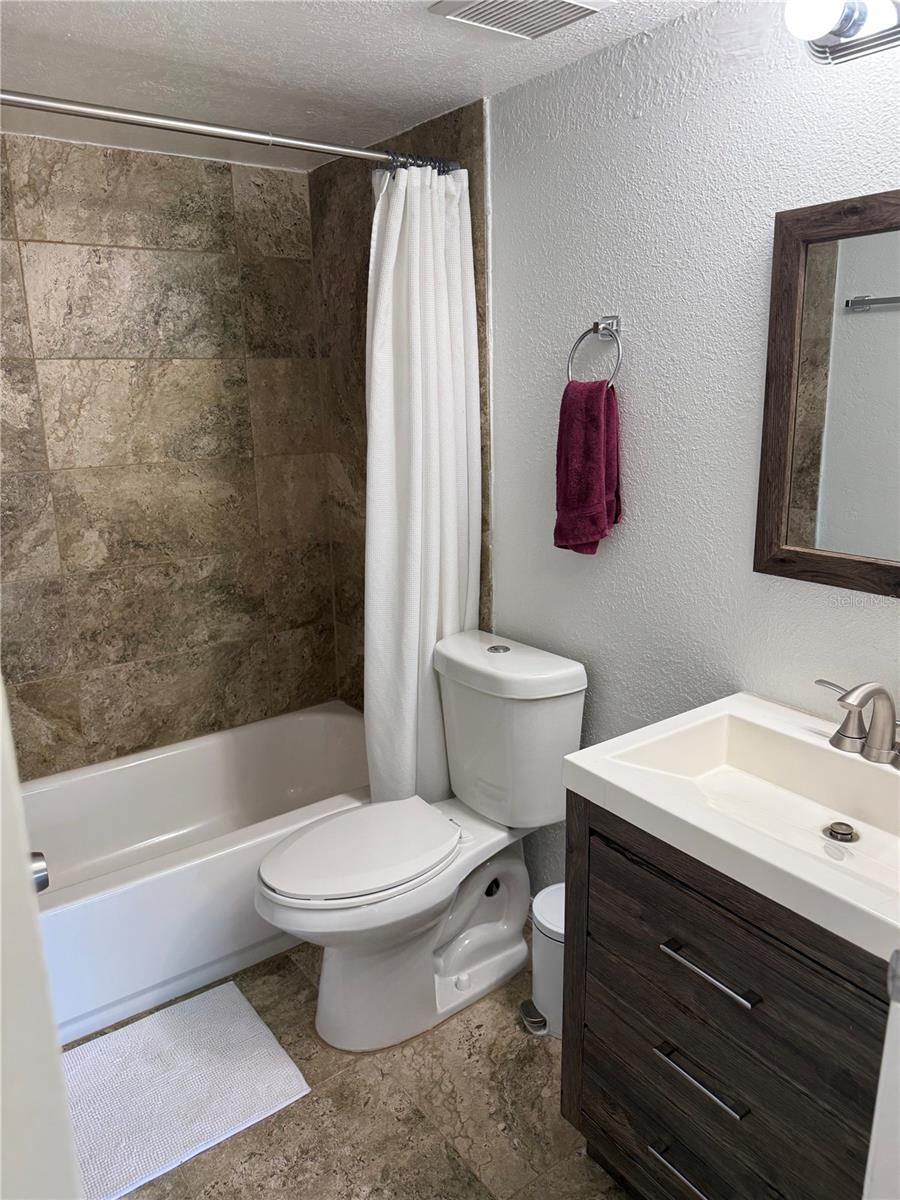 Image 29 of 43 For 4025 Angel Oak Court 103