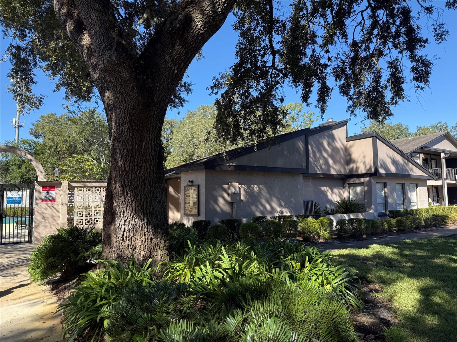 Image 40 of 43 For 4025 Angel Oak Court 103