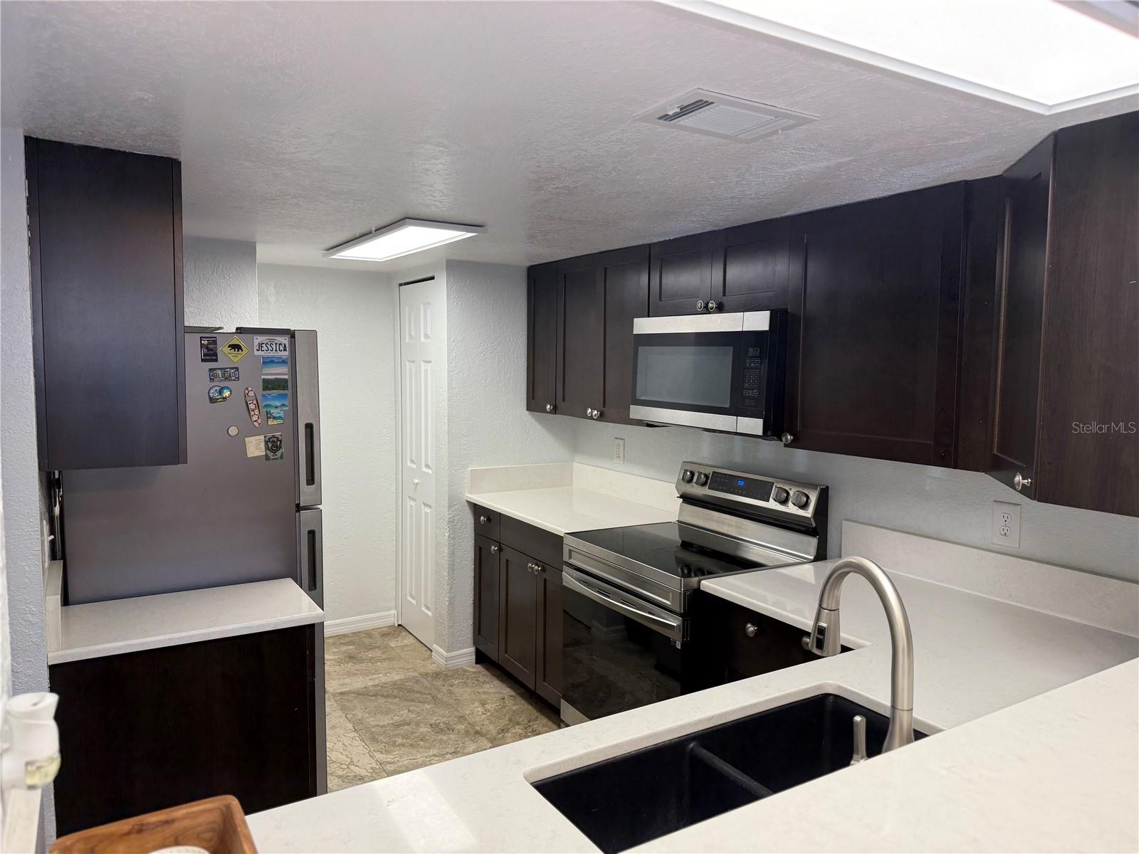 Image 9 of 43 For 4025 Angel Oak Court 103