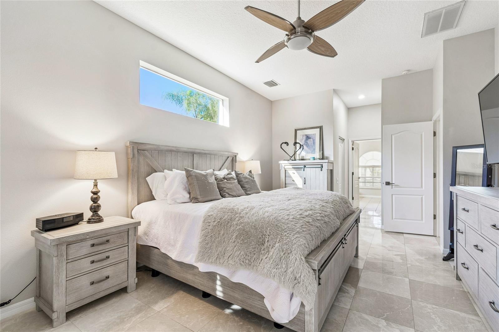 Image 27 of 88 For 19104 Nature Palm Lane