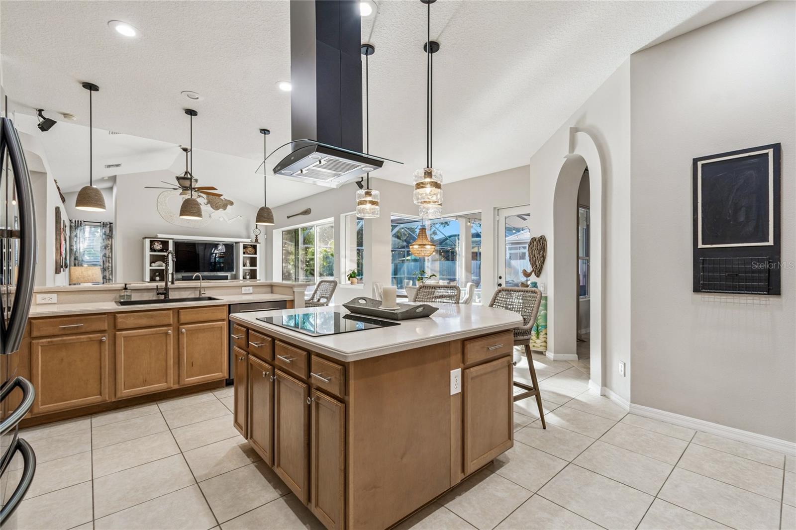 Image 37 of 88 For 19104 Nature Palm Lane