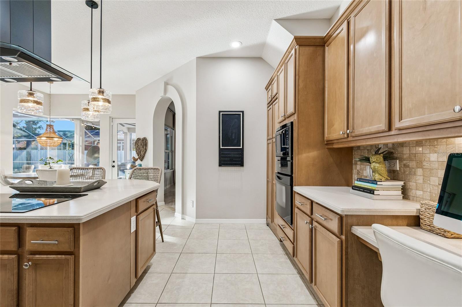 Image 40 of 88 For 19104 Nature Palm Lane