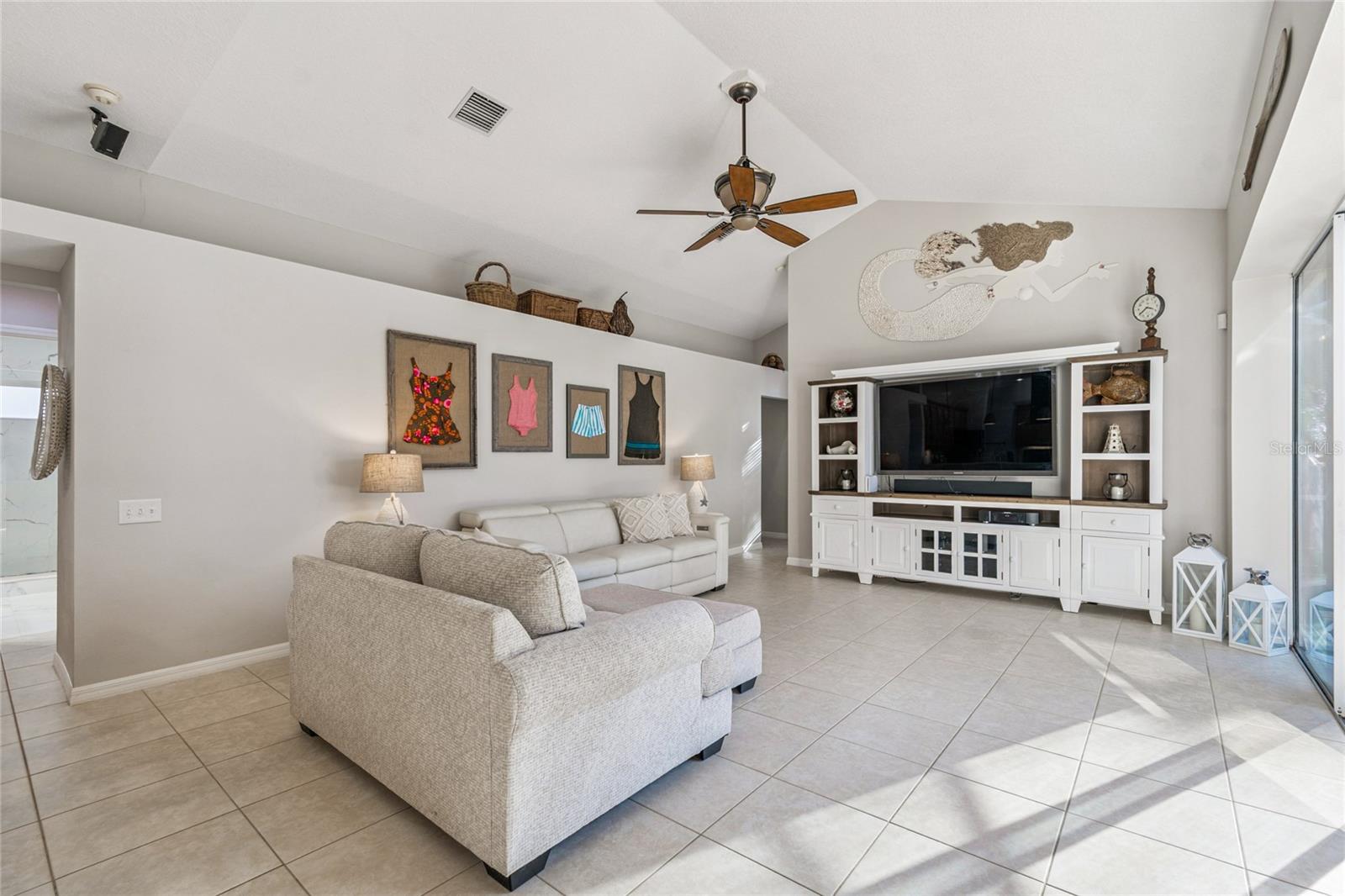 Image 43 of 88 For 19104 Nature Palm Lane