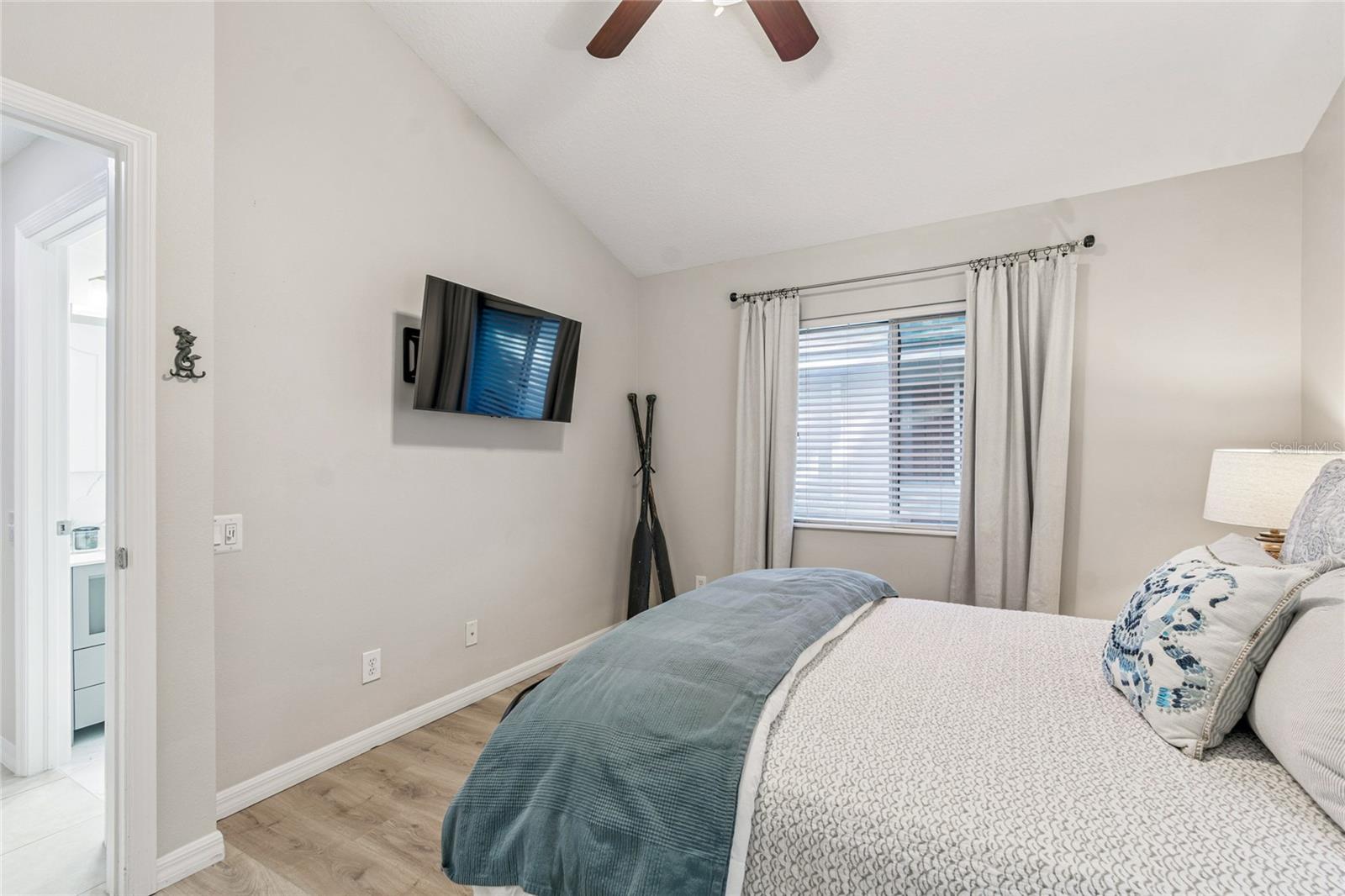 Image 49 of 88 For 19104 Nature Palm Lane