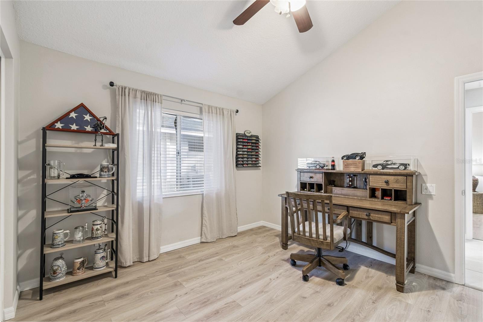 Image 54 of 88 For 19104 Nature Palm Lane