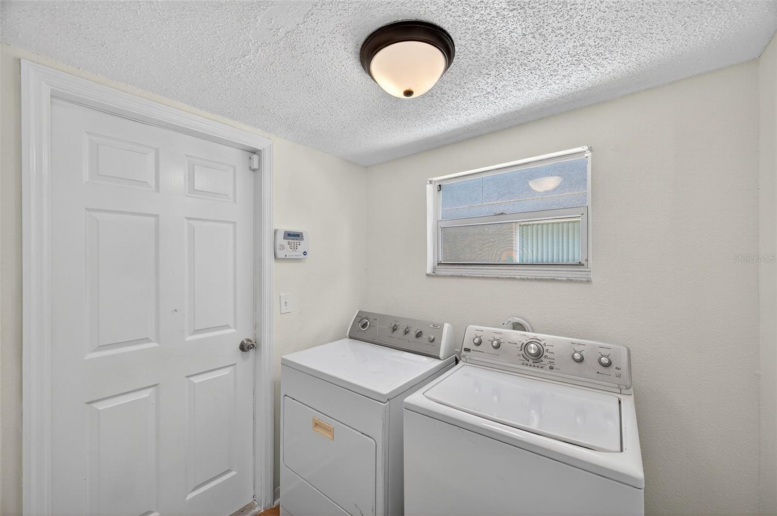 Image 20 of 59 For 1613 Prowmore Drive