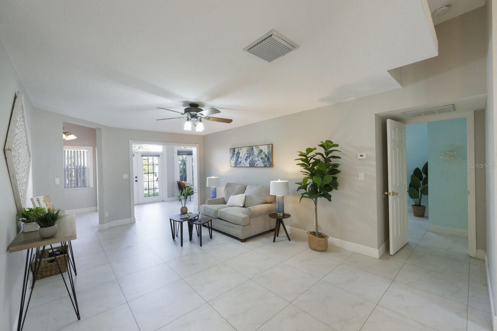 Image 12 of 62 For 172 Lake Shore Drive W