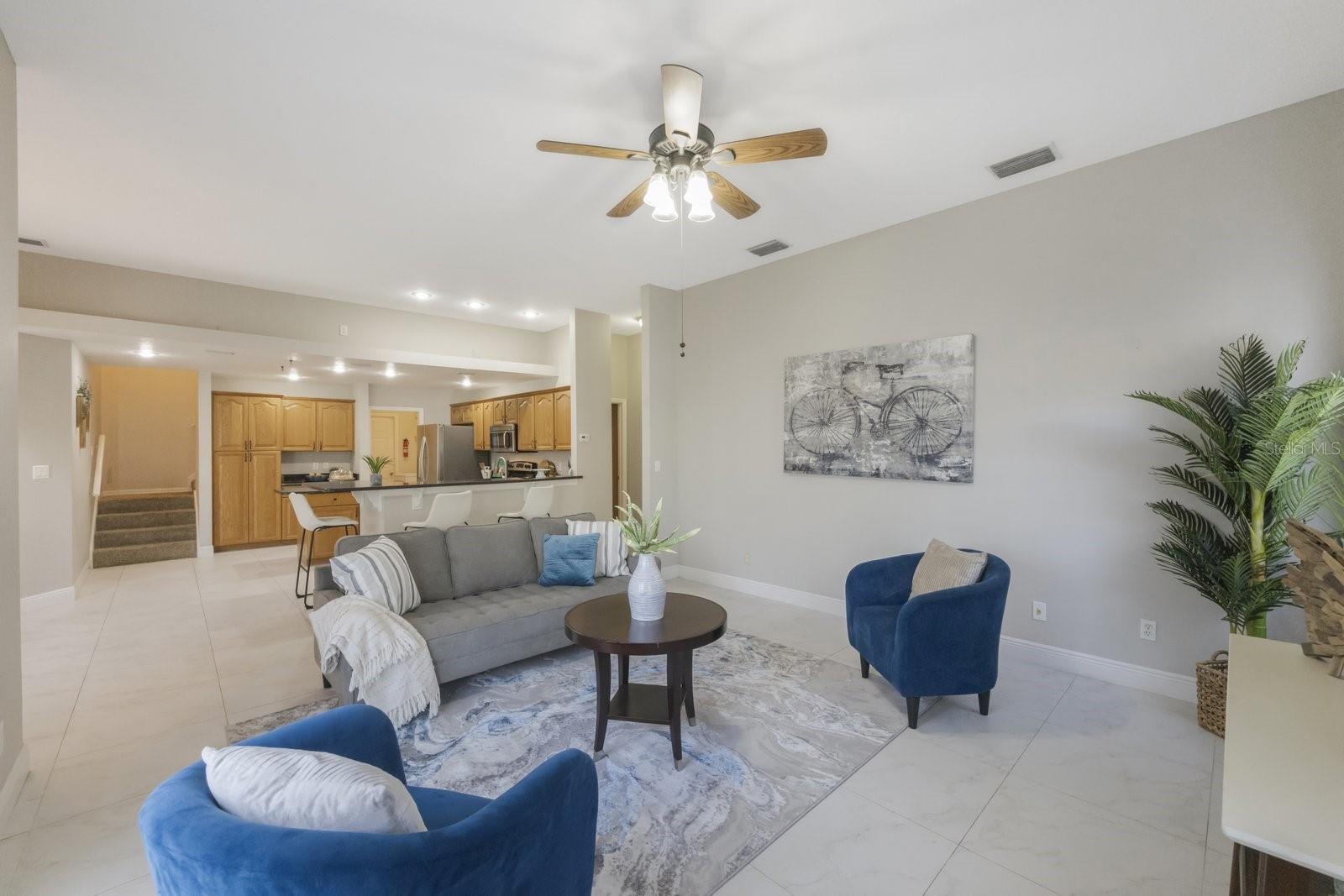 Image 17 of 62 For 172 Lake Shore Drive W