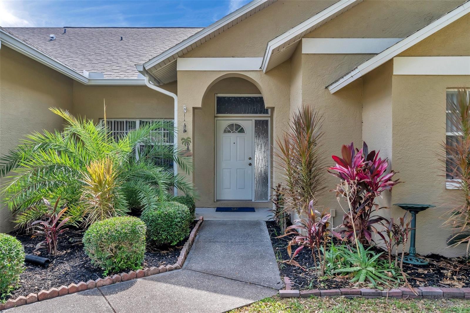 Image 2 of 62 For 172 Lake Shore Drive W