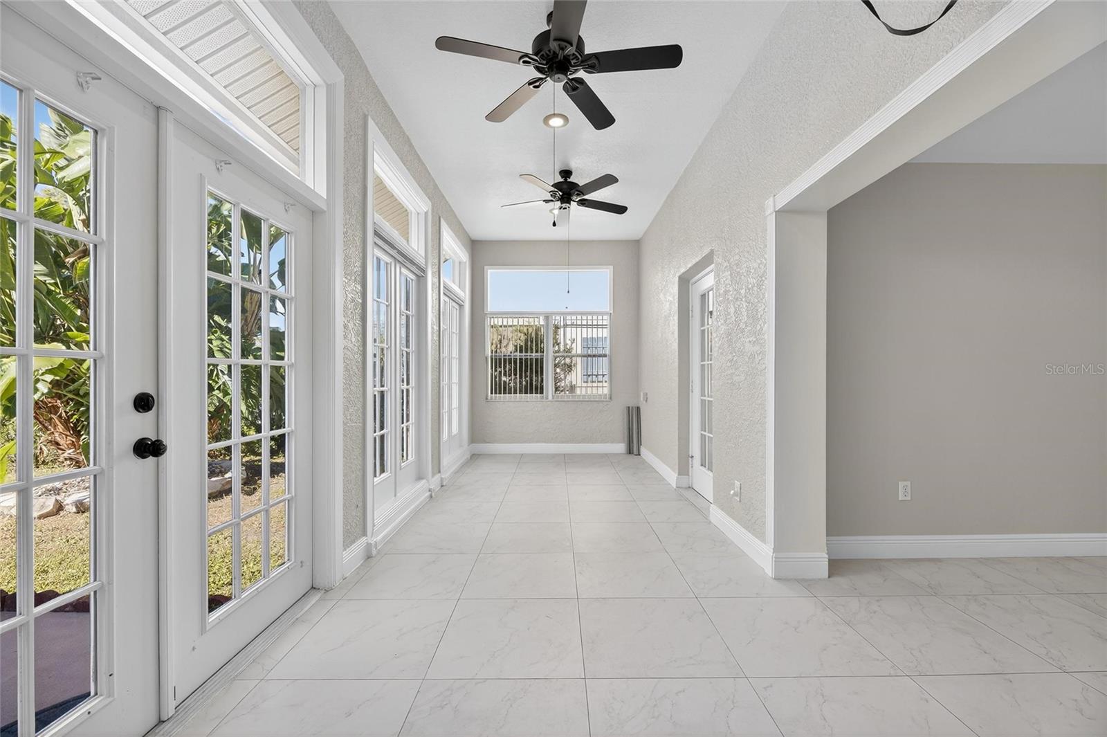 Image 38 of 62 For 172 Lake Shore Drive W