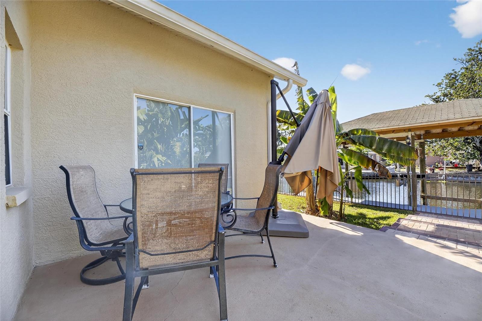 Image 48 of 62 For 172 Lake Shore Drive W