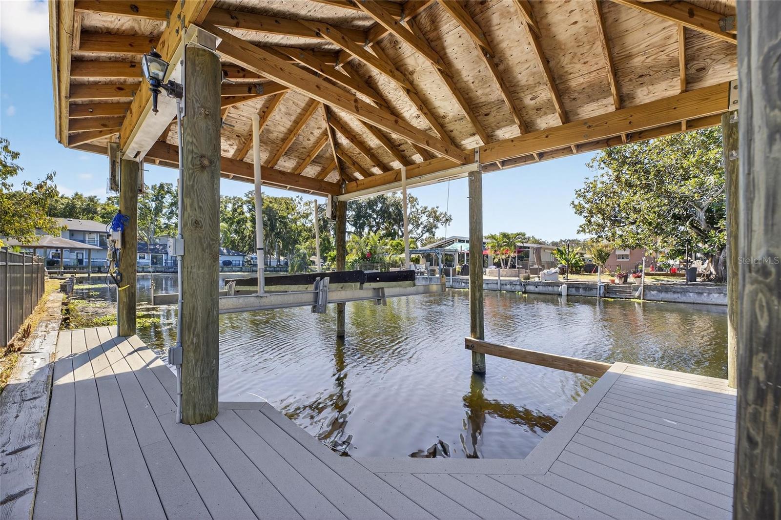 Image 54 of 62 For 172 Lake Shore Drive W