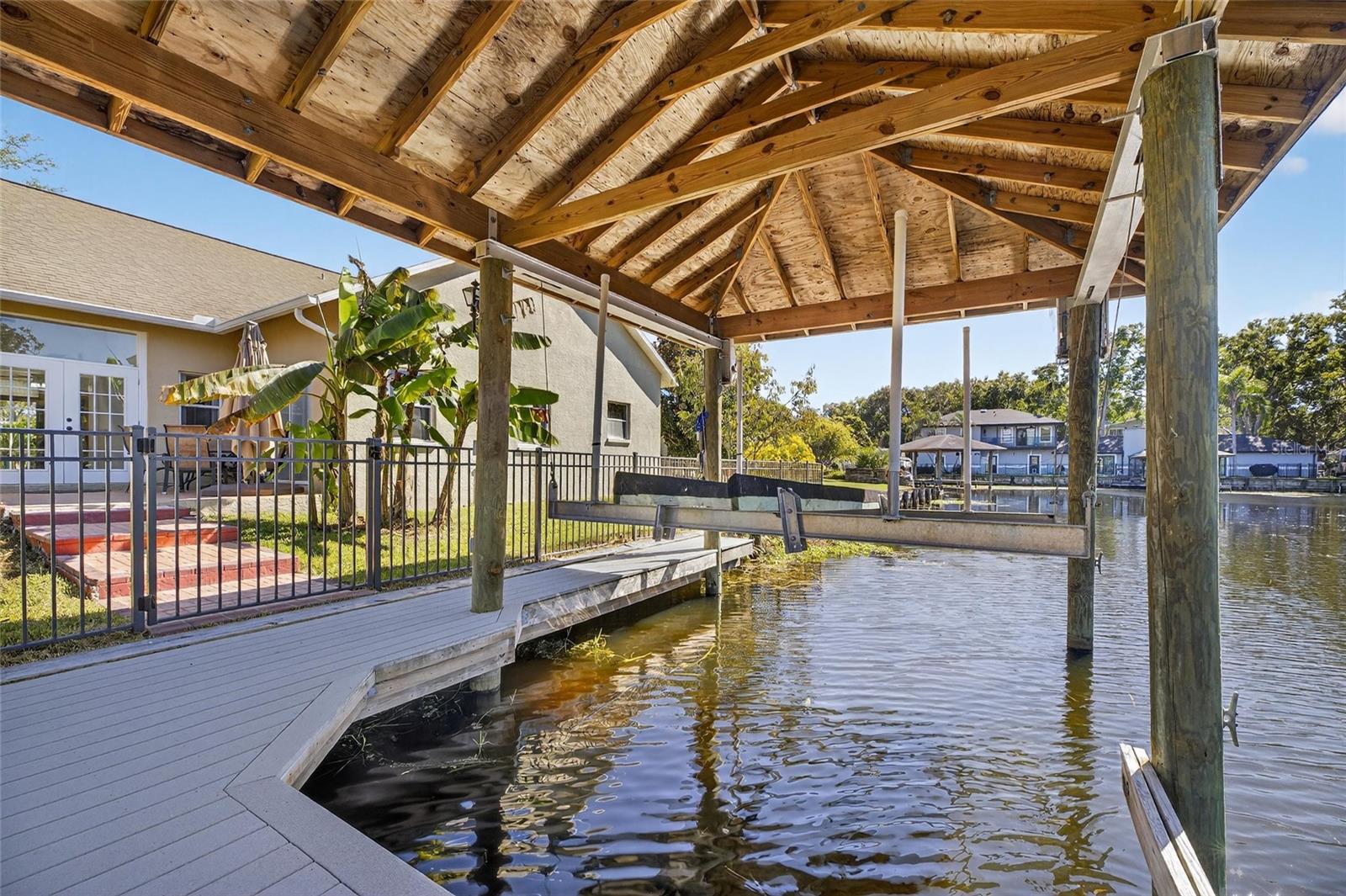 Image 55 of 62 For 172 Lake Shore Drive W