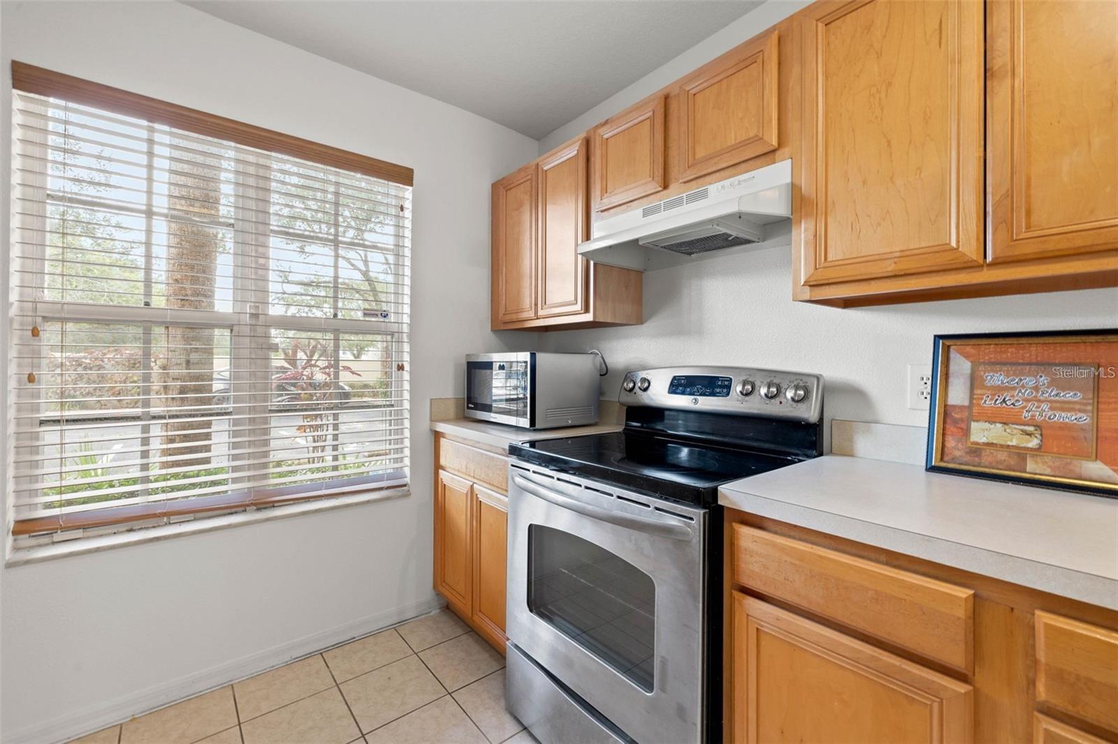 Image 12 of 28 For 2565 Harn Boulevard 1