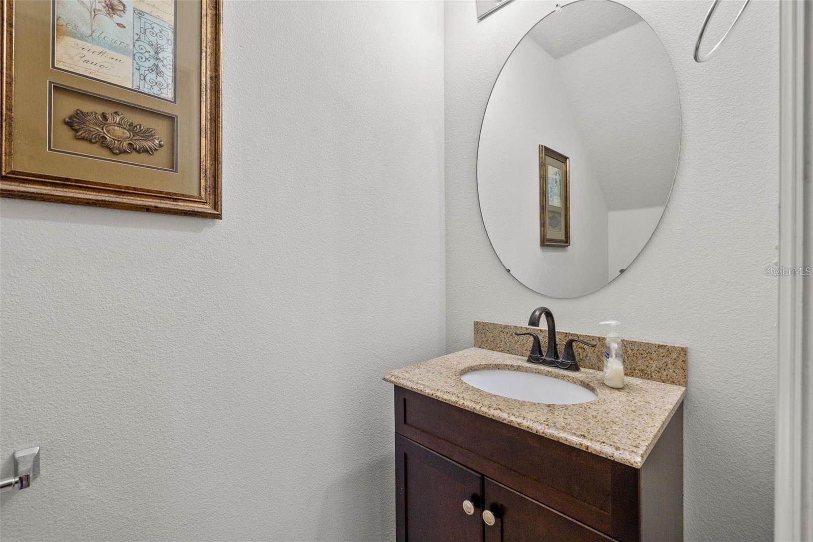 Image 15 of 28 For 2565 Harn Boulevard 1