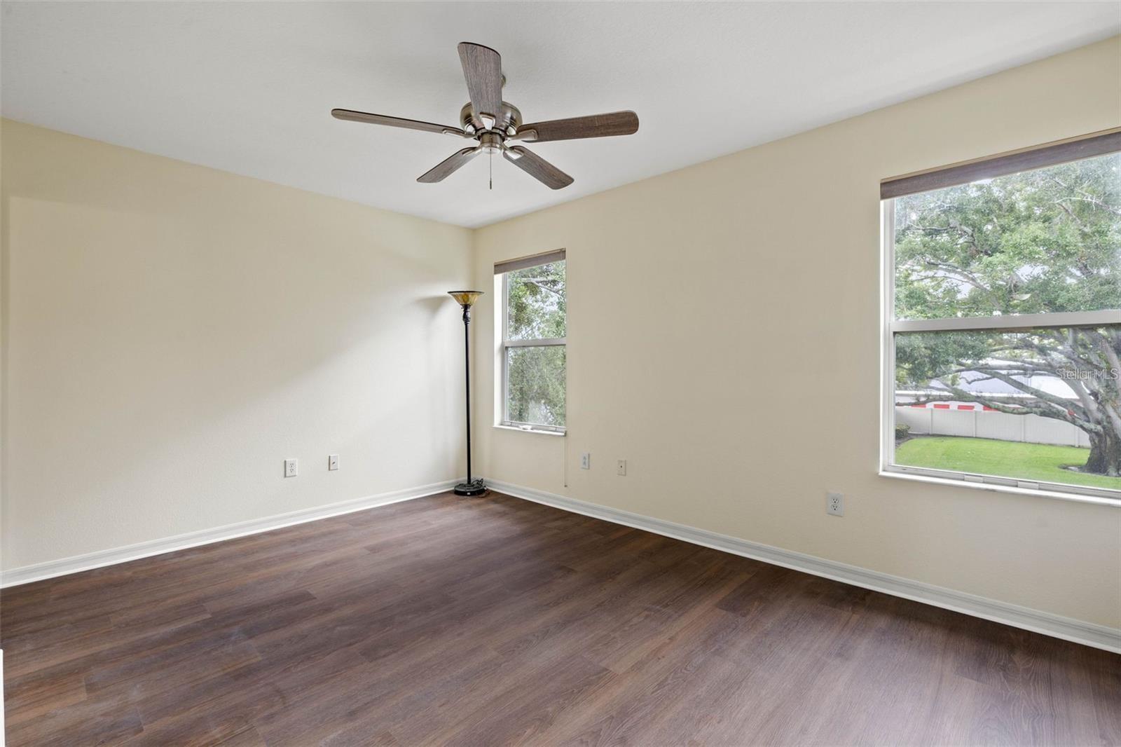 Image 16 of 28 For 2565 Harn Boulevard 1