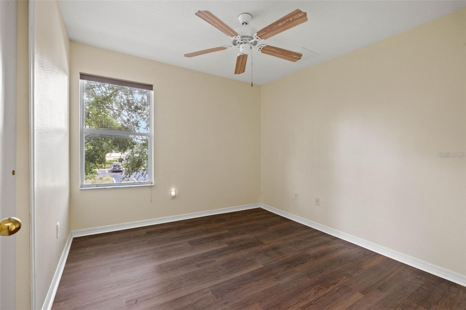 Image 18 of 28 For 2565 Harn Boulevard 1